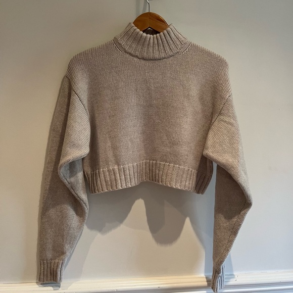 Aritzia Wilfred Free Merino Wool Cropped Turtleneck Sweater - Picture 2 of 4